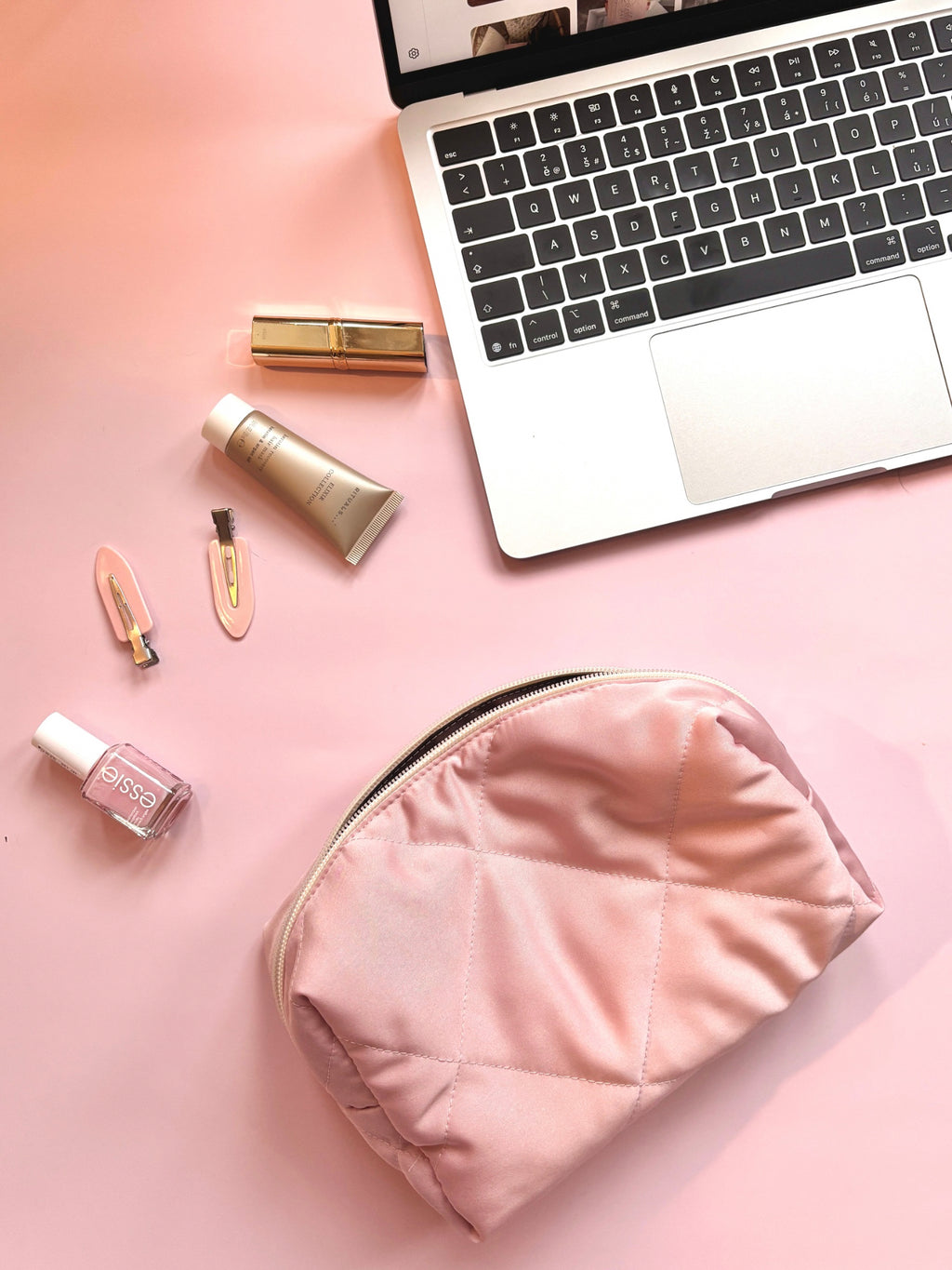 Ručně šitá kosmetická taštička růžová - satén