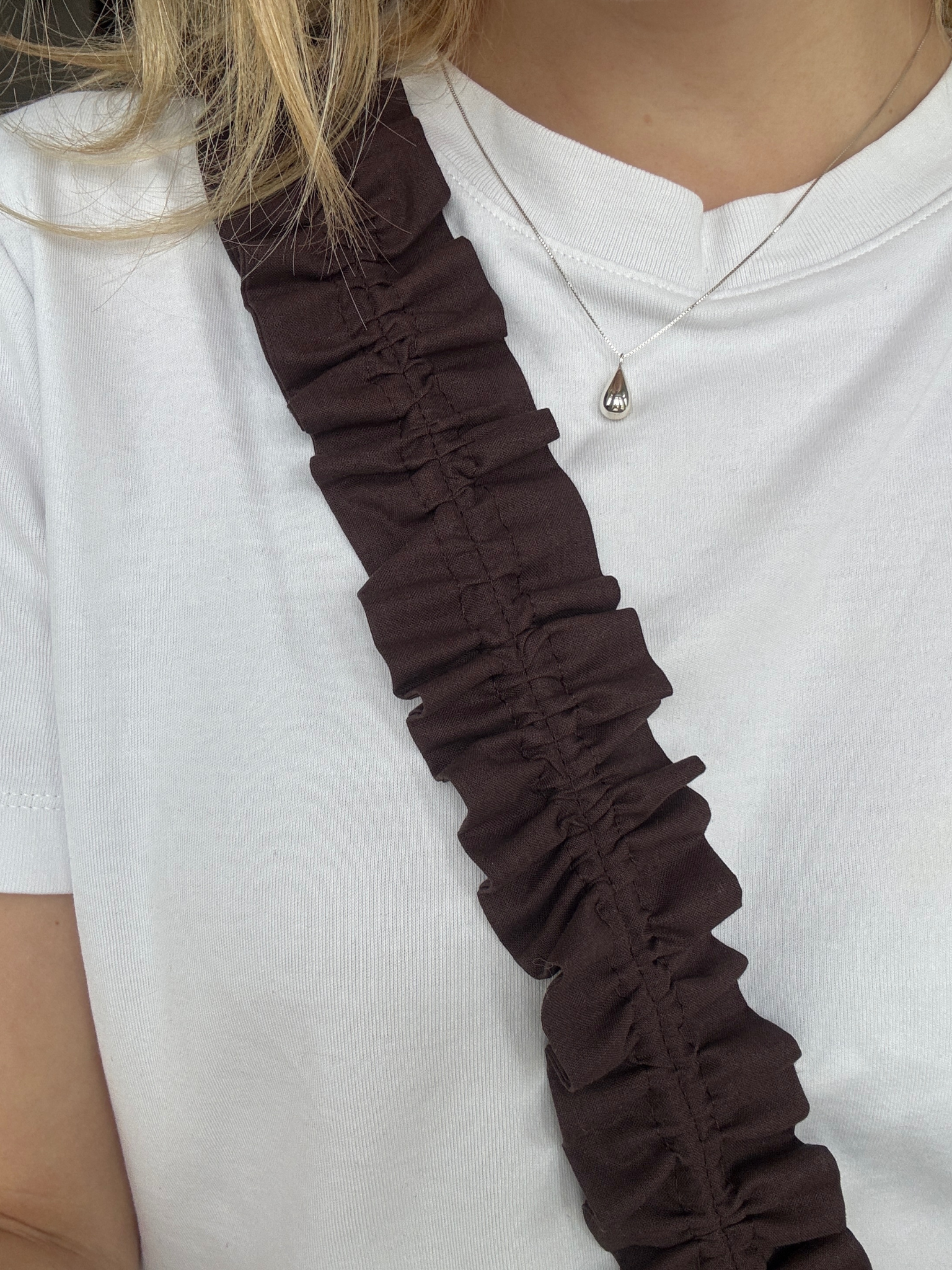 Form Ritual Phone Strap - hnědá